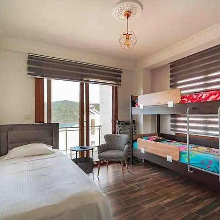 Villa Oezel Havuzlu Ve Deniz Manzarali 5 Odali Milas
