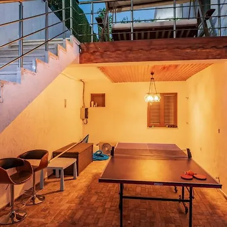 Oezel Havuzlu Ve Deniz Manzarali 5 Odali Villa