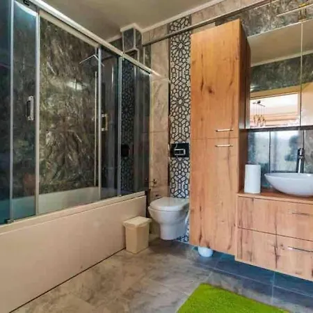Villa Oezel Havuzlu Ve Deniz Manzarali 5 Odali
