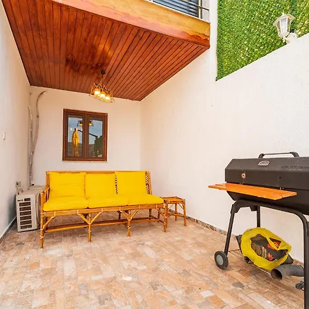 Villa Oezel Havuzlu Ve Deniz Manzarali 5 Odali Milas